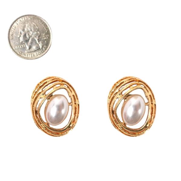METAL W/ PEARL ROUND POST EARRING