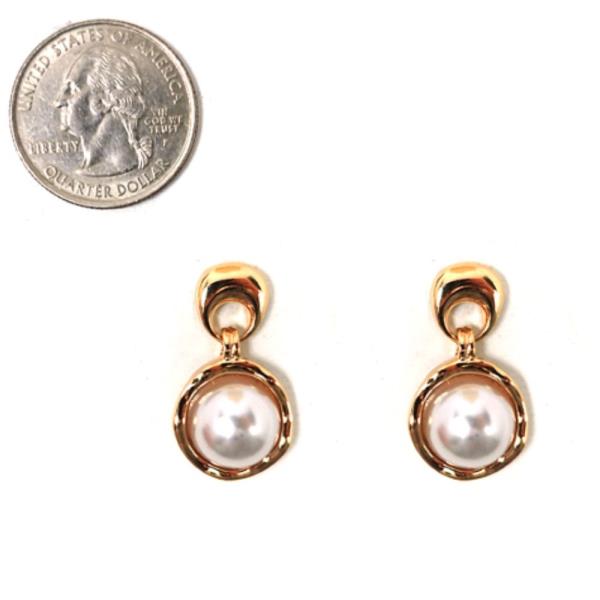 METAL W/ PEARL POST EARRING