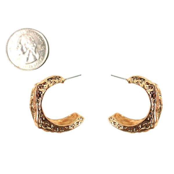 METAL POST HOOP EARRING