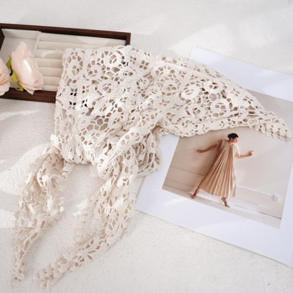 CROCHET FLORAL TRIANGLE HEAD SCARF