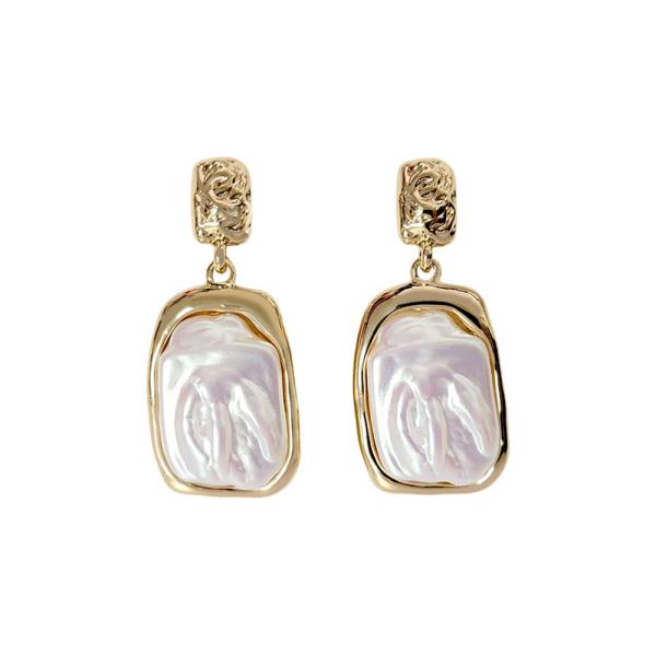 BAROQUE PEARL DROP EARRING