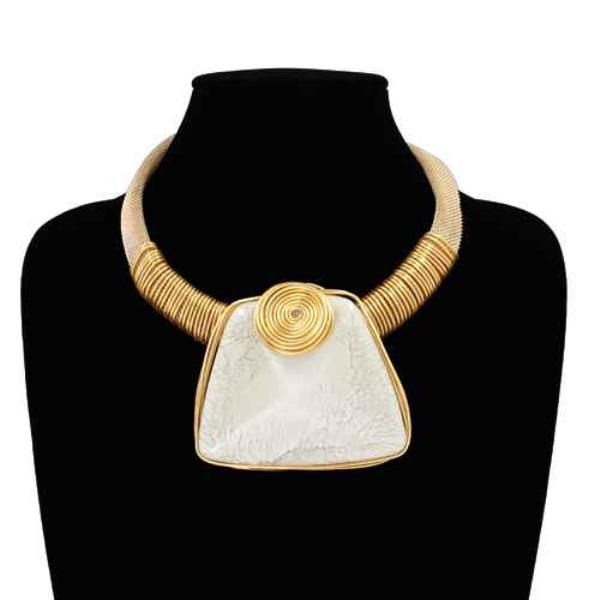 RESIN GEOMETRIC PENDANT STATEMENT NECKLACE
