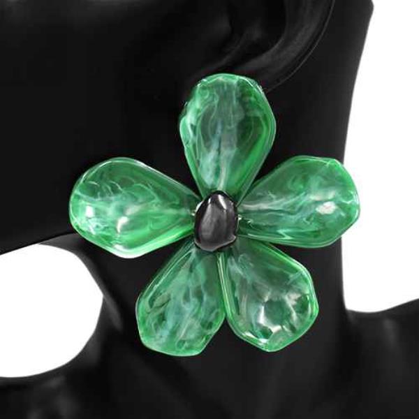 RESIN FLOWER STUD EARRING