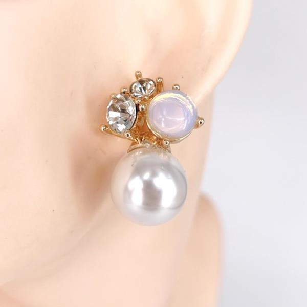 PEARL CRYSTAL CLUSTER EARRING