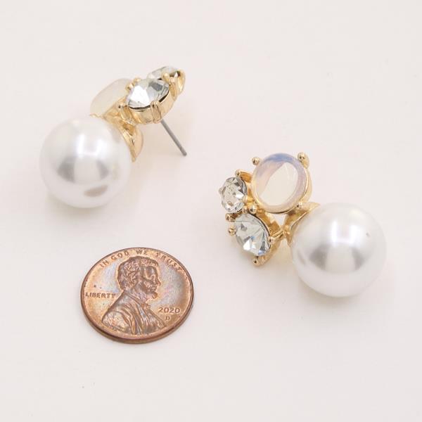 PEARL CRYSTAL CLUSTER EARRING