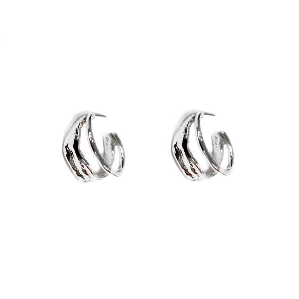 METAL HUGGIE EARRING