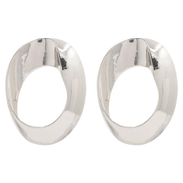 OPEN ROUND METAL EARRING