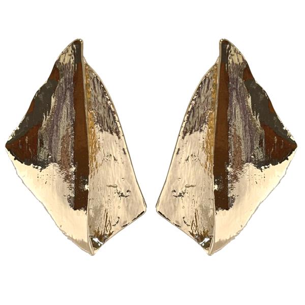 HAMMERED METAL LEAF STUD EARRING