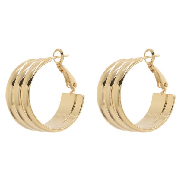 TRIPLE OVERLAP METAL PLATING HOOP EARRING