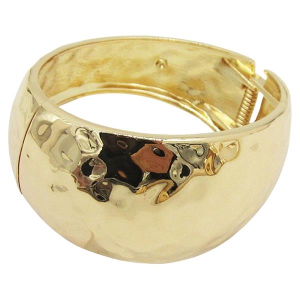 METAL HAMMERED WIDE HINGE BRACELET