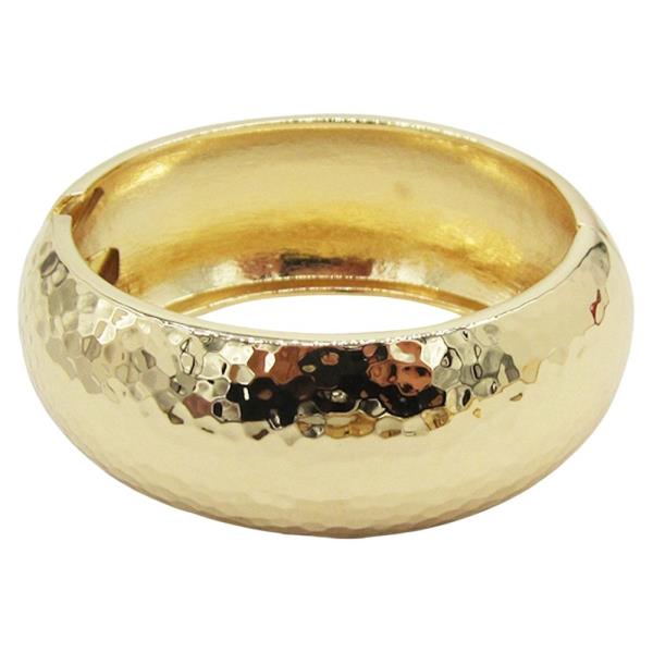 METAL HAMMERED WIDE HINGE BRACELET