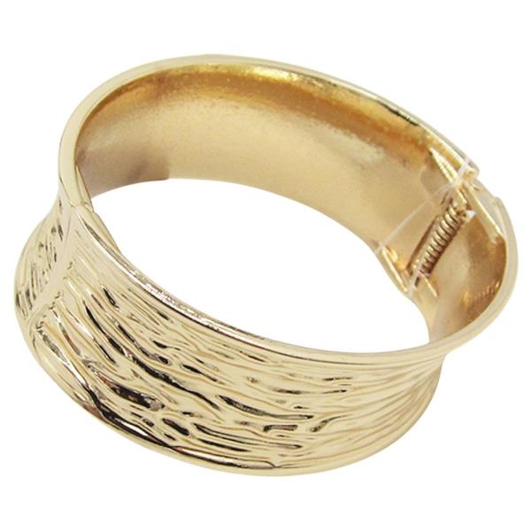 HAMMERED METAL HINGED BRACELET