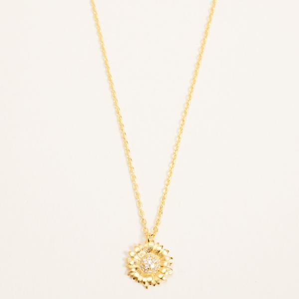SUN FLOWER SHAPED METAL W/ GOLD-DIPPED PENDANT SHORT NECKLACE