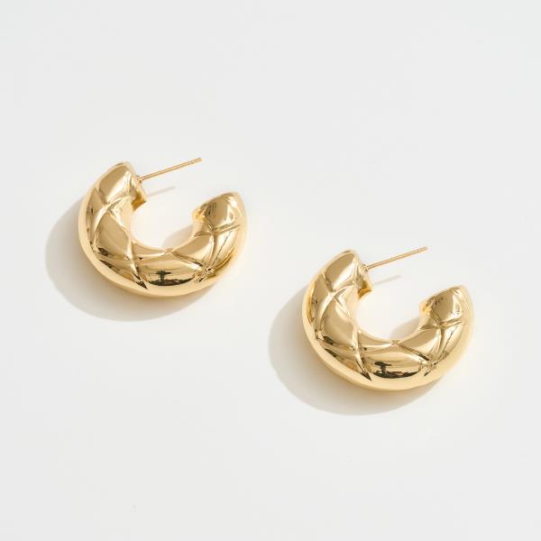 14K GOLD WHITE GOLD DIPPED QUILTED HALF HOOP EARRINGS