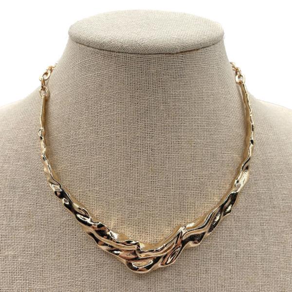 METAL LINK CHAIN NECKLACE