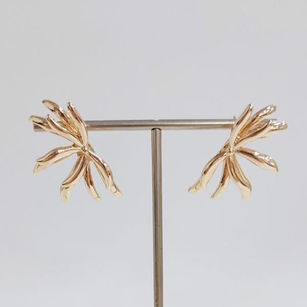 HALF FLOWER EARRING