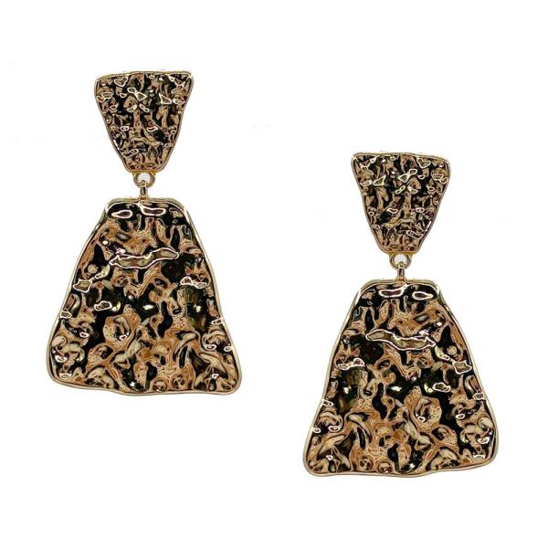 META LTEXTURED TRIANGLE DROP EARRING