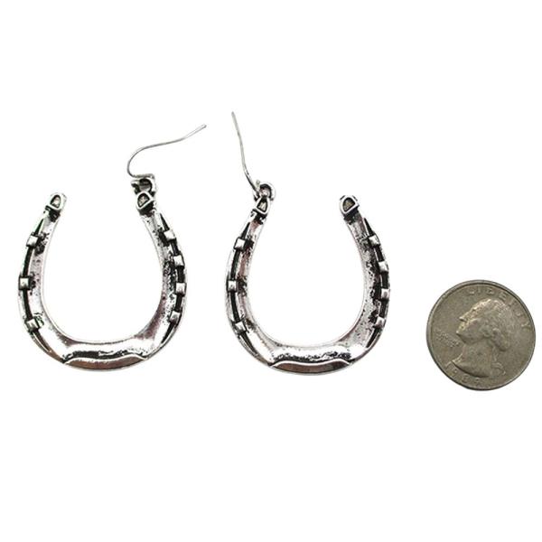 WESTERN HORSESHOE EARRING