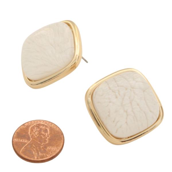 SODAJO GOLD DIPPED TEXTURED CENTER POST EARRING