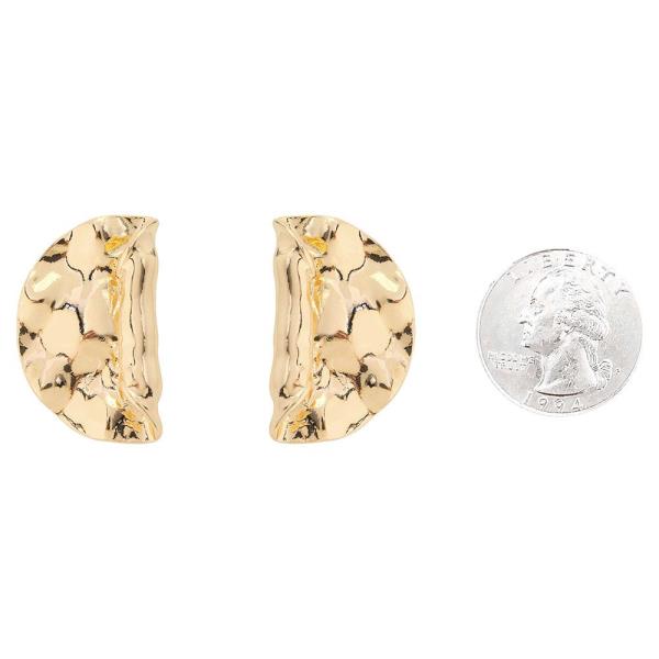 HAMMERED HALF MOON STUD EARRING