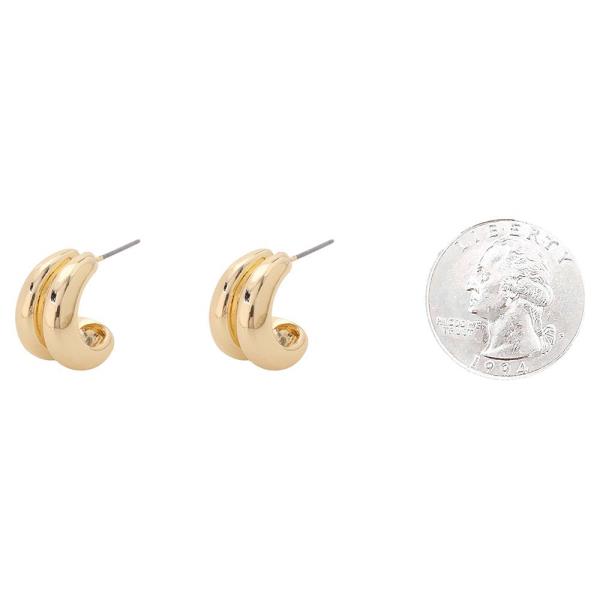 CHUNKY CURVED MINI HOOP EARRING