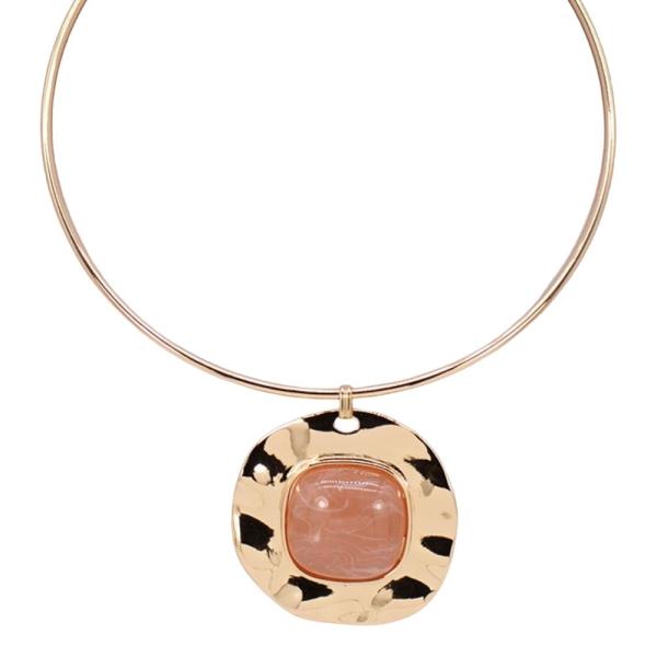 HAMMERED PENDANT NECKLACE