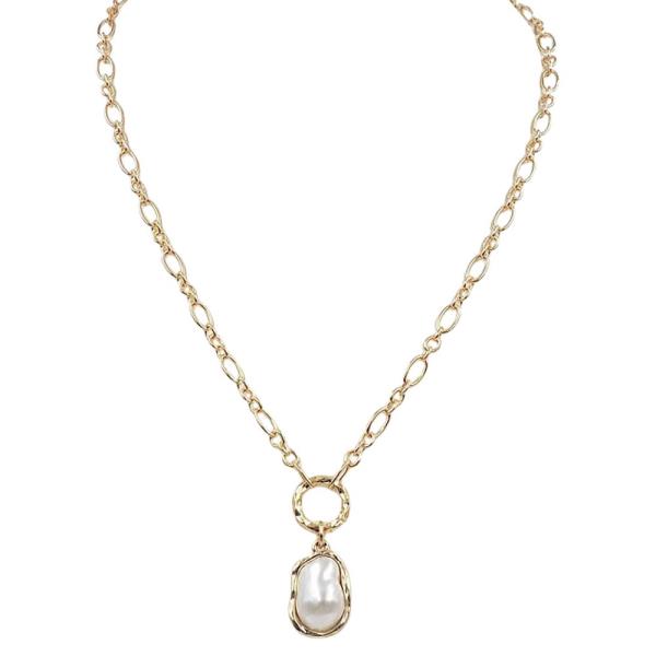 HEART MOP RESIN TOGGLE NECKLACE