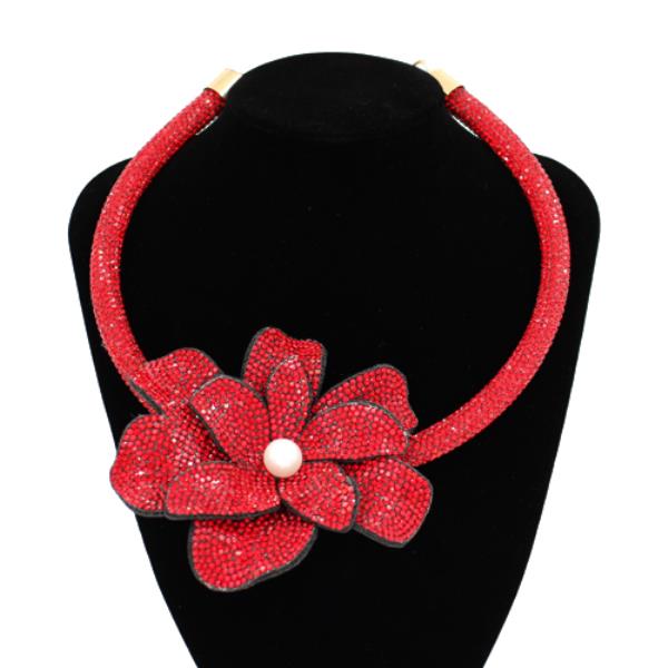 RHINESTONE FLOWER STATEMENT NECKLACE