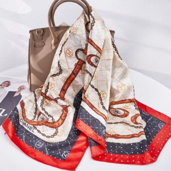 MONOGRAM CHAIN PRINT SILKY BANDANA SQUARE NECK SCARF