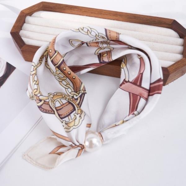 CHAIN PRINT SILKY BANDANA SQUARE NECK SCARF