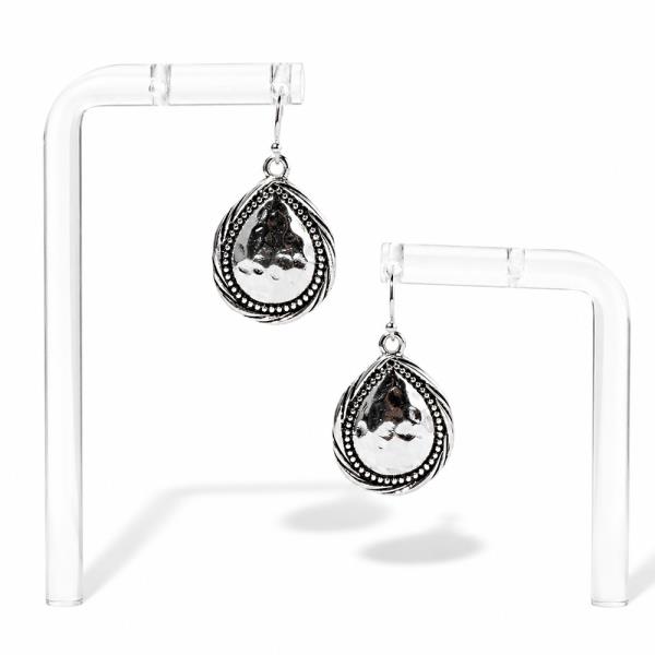HAMMERED TEARDROP METAL EARRING