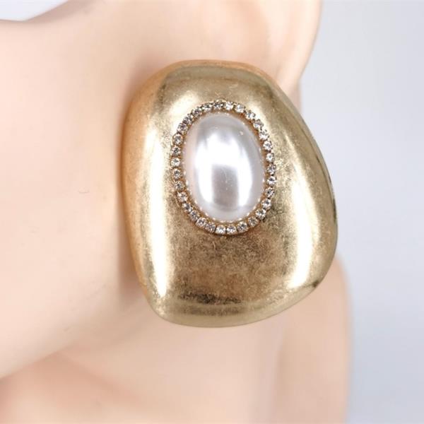 RHINESTONE PEARL STATEMENT STUD EARRING