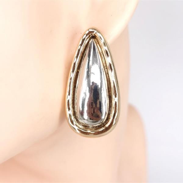 METAL TEARDROP STUD EARRING