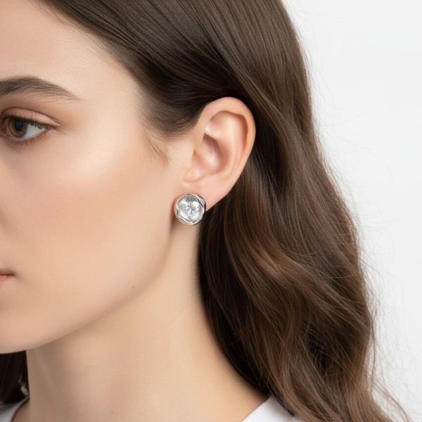 14K GOLD WHITE GOLD DIPPED HEART CZ STUDS