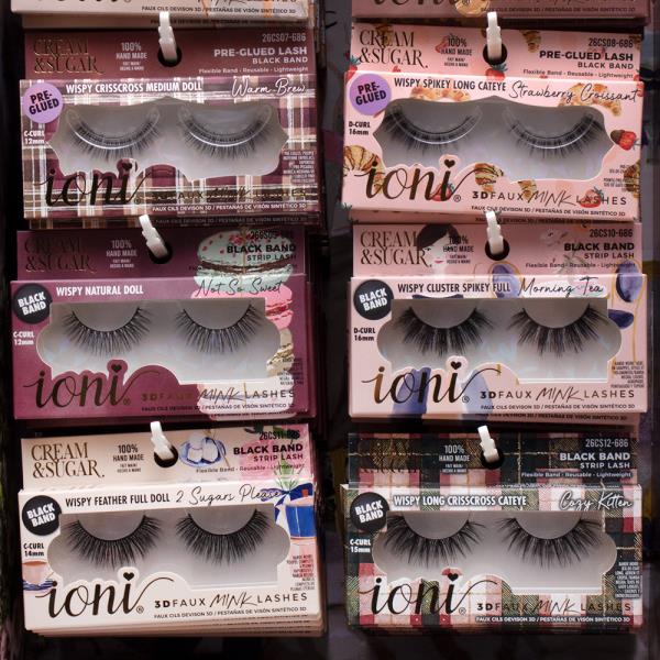IONI CREAM AND SUGAR 3D FAUX MINK LASHES SET W DISPLAY